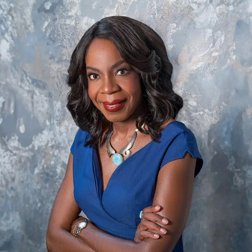 Headshot of Edda Fields Black